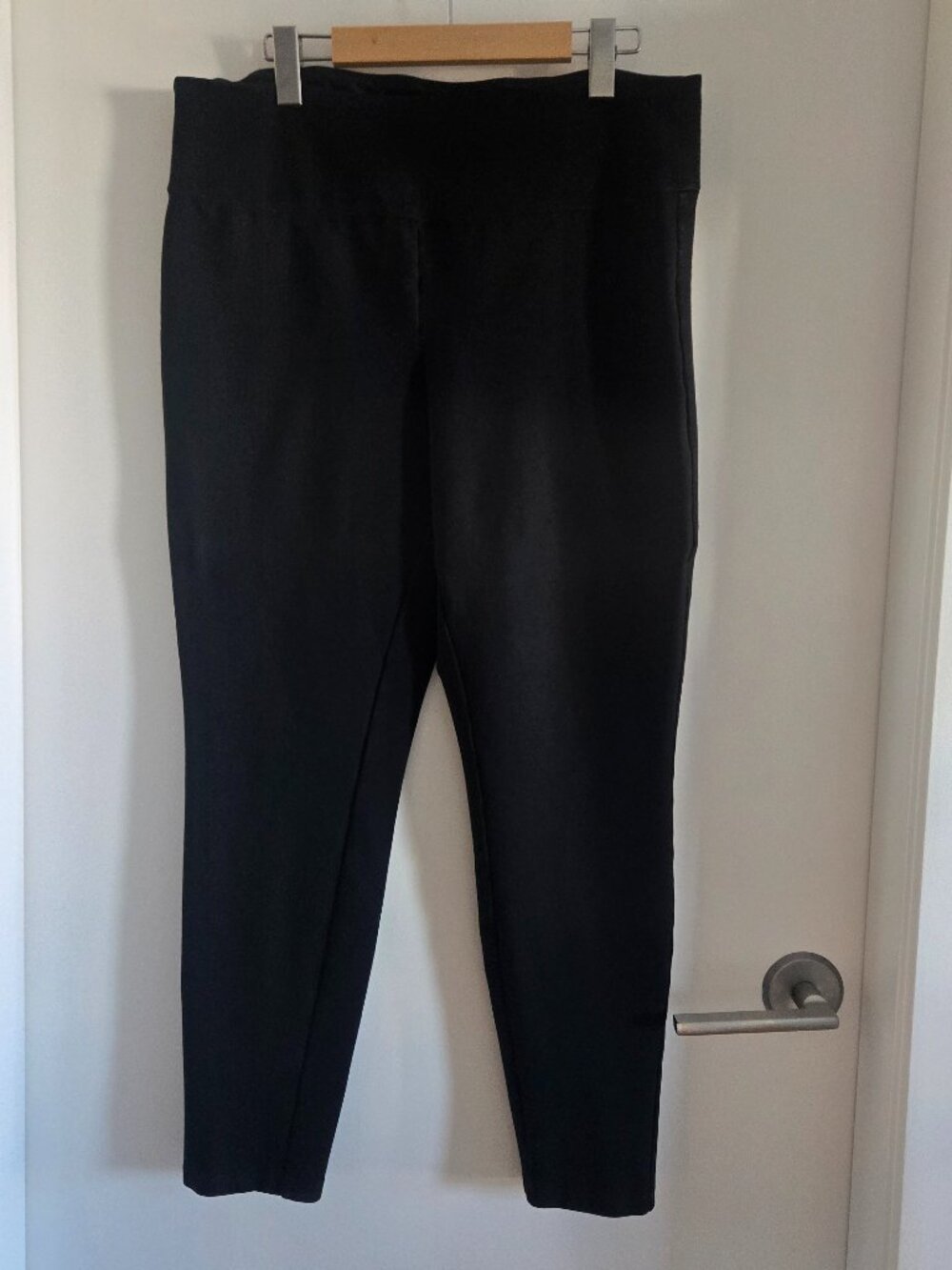 Ricki's Leni Legging in Black Luxe Ponte – Size L